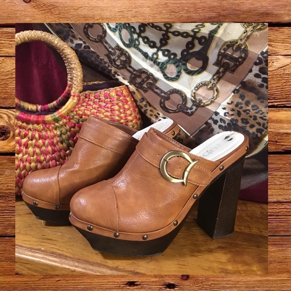 Retro funky platform clogs! - Picture 4 of 12